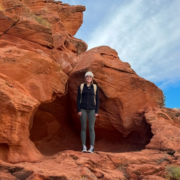 Meet your Posher, Marina - Picture 1 of 1